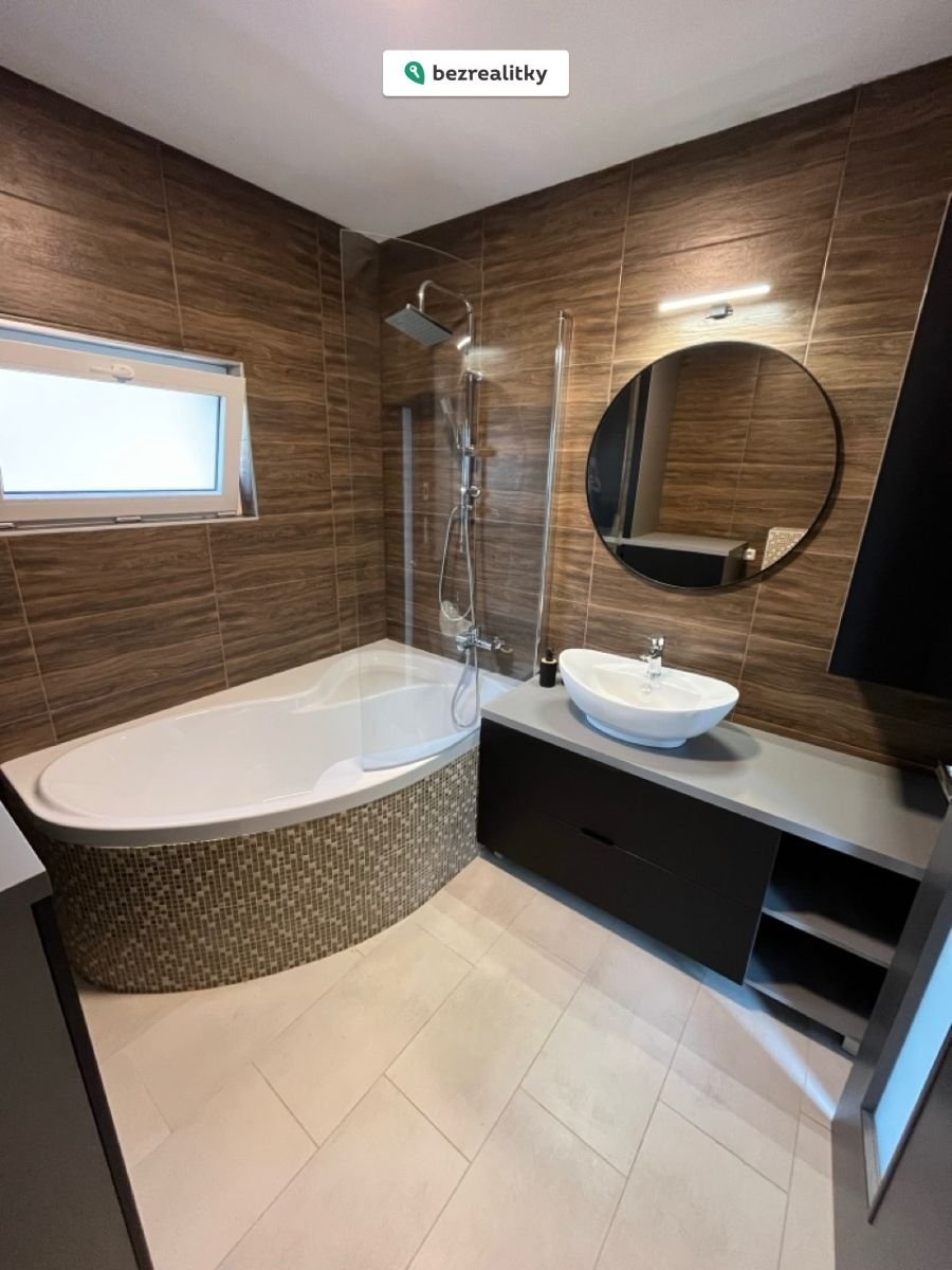 1765241921-ayeyttsdxe-img-1527-ve-velk-c3-a9-velikosti