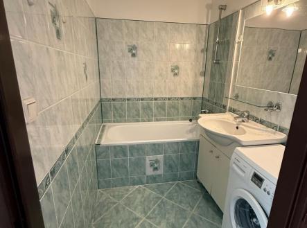 1763574380-dhpzsehaxo-byt9