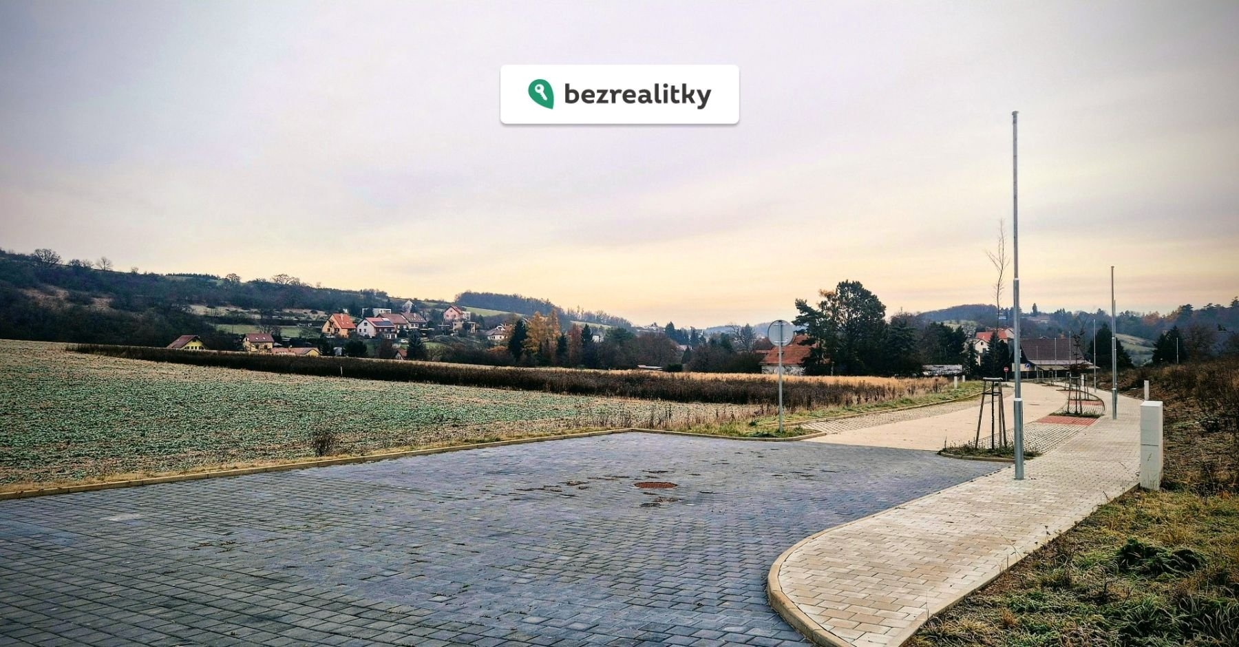 1765208278-lypwaujamk-20251121-083405-effects