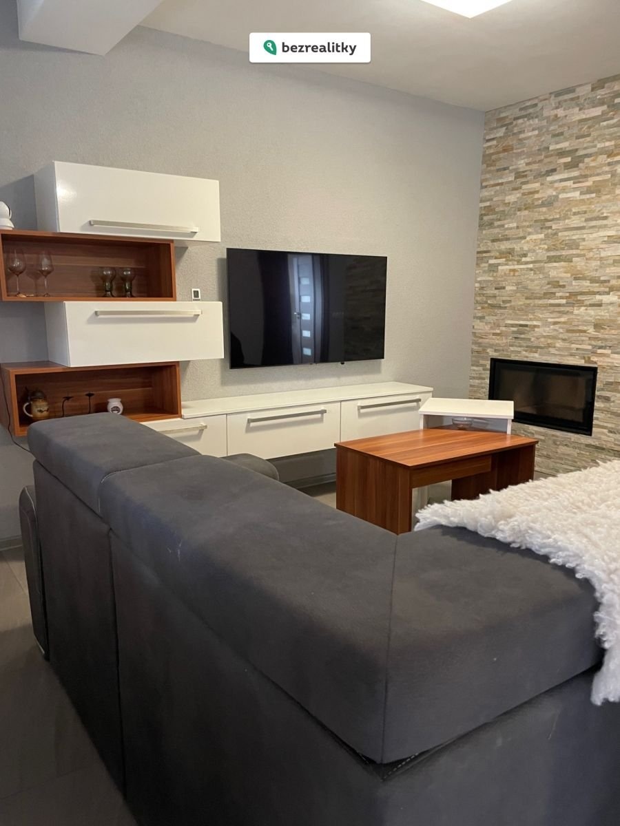 1765452306-ebiavbahvy-img-0472