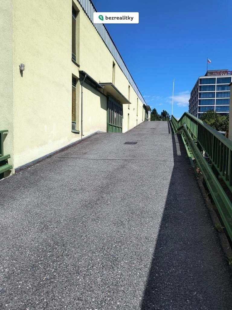 1758312180-zoamwwqtpi-img-20250808-135740459