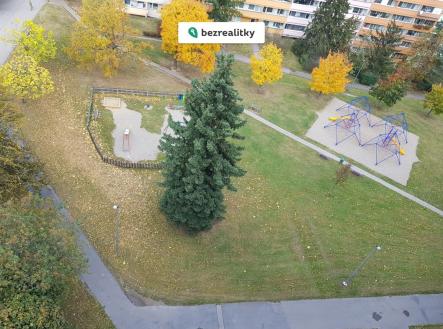 1760034244-izschdtsbv-20