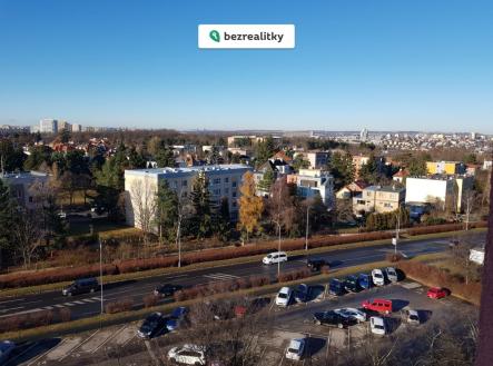 1760034228-zyixkhmbur-18b