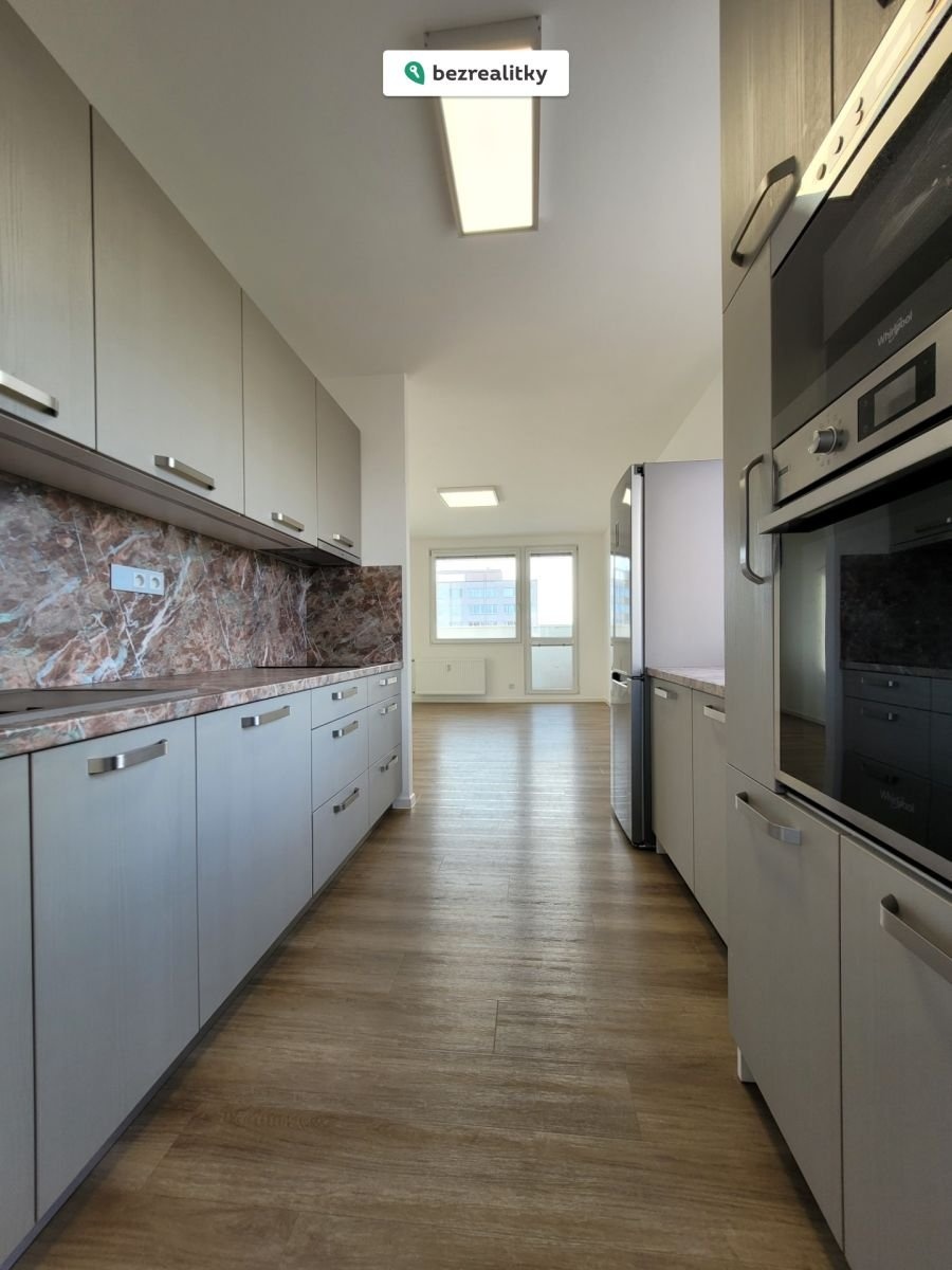 1760034098-ibqbglbrue-04