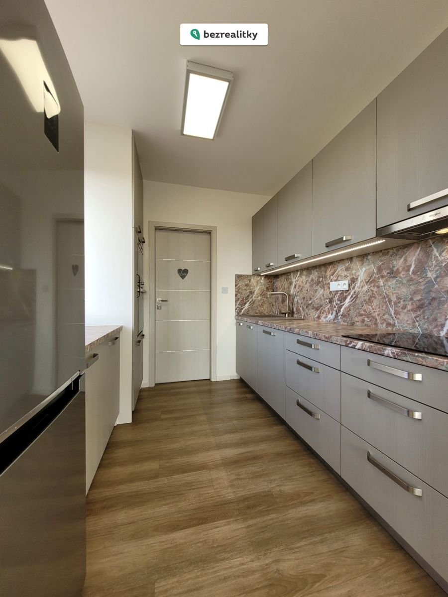 1760034092-ajabflwaol-03