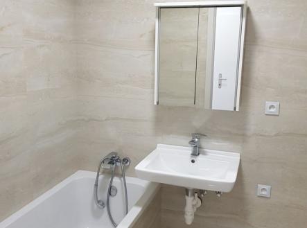 1760034159-zmqwamgpkg-11