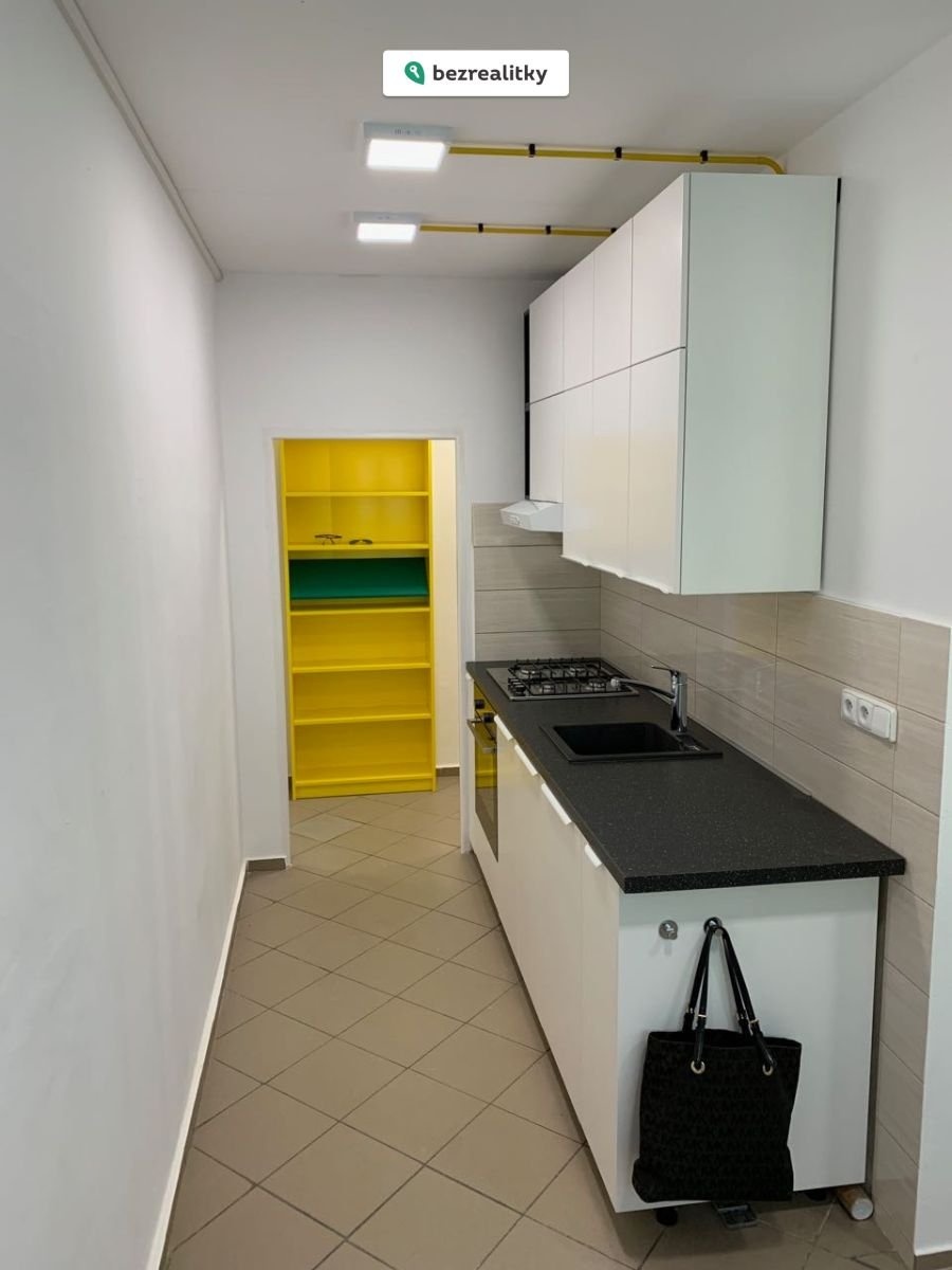 1765896824-golpeltrvm-kuchyn