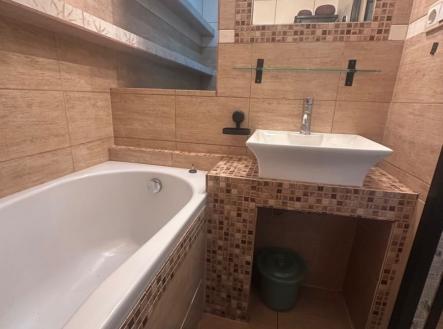 1766143870-ghvddbqzsn-img-4228