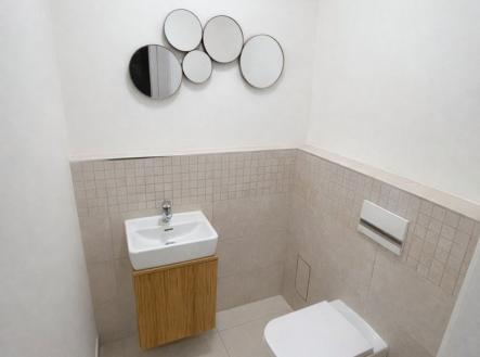 1767558054-qkqfpmpswk-223ccbb7-86bc-4d7d-aef2-da54b8b9f447