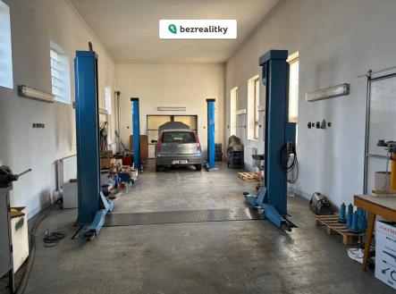 Prodej komerčního objektu, jiný, 743 m²