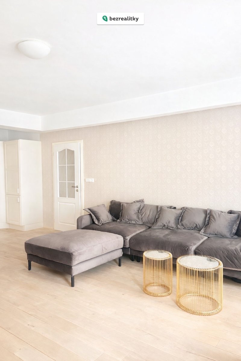 1767632122-ftjbpfrbnx-03-photo