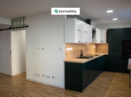 1767785622-ciqdmtvedq-karvina-28