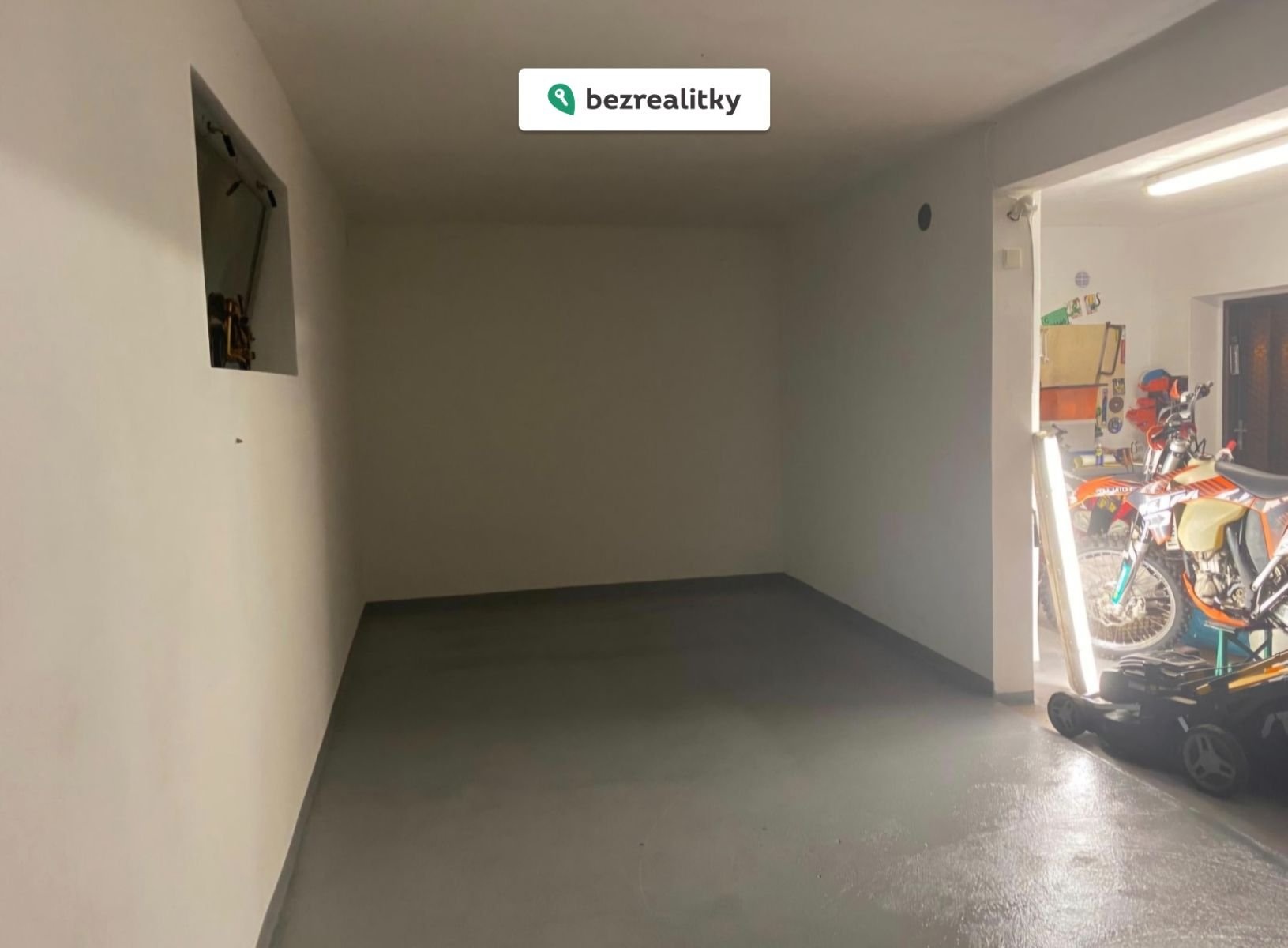 1769869432-shjqbkztwp-1000077135