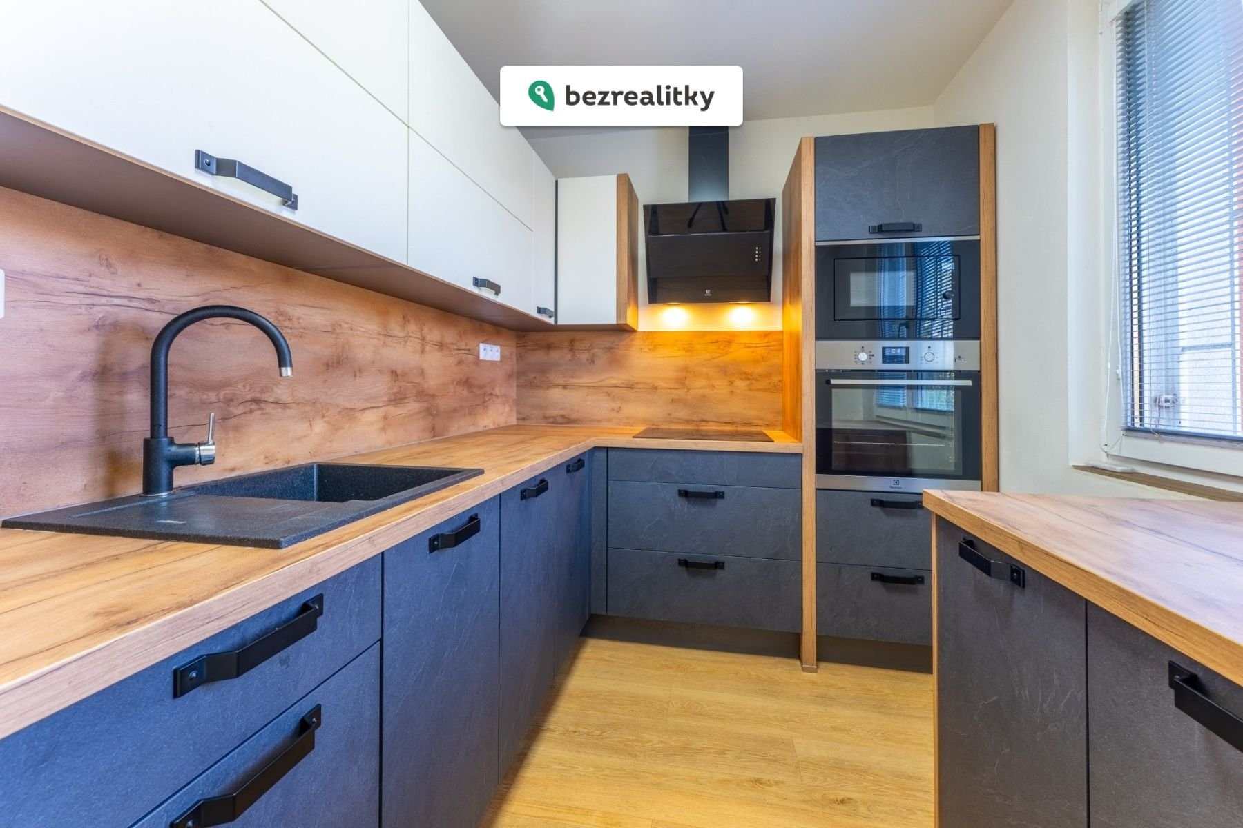 1775936874-rgtdmpamlm-dsc2077-hdr