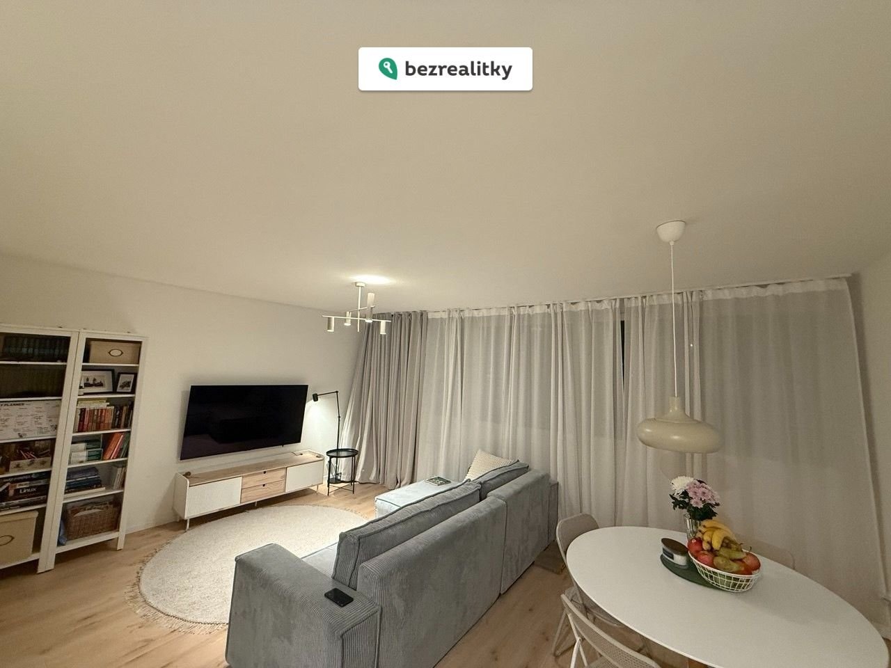 1769766449-xyqjdxbdpl-photo-5456469278140863656-y