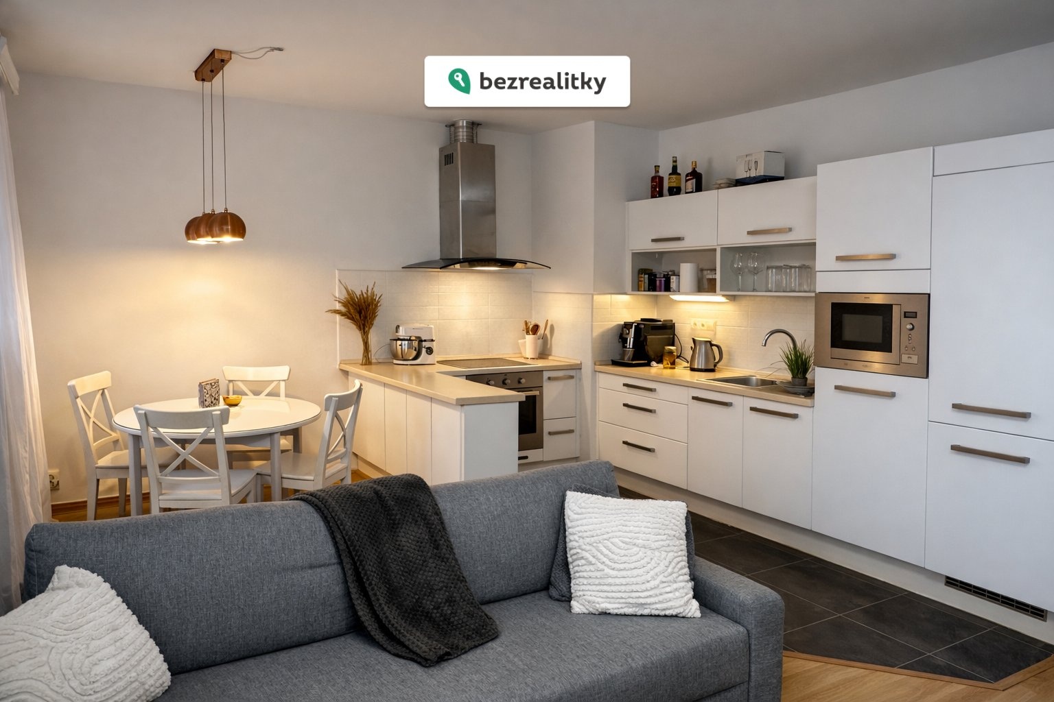 1772471500-glxxqpaewb-obyvaci-pokoj-kuchyn