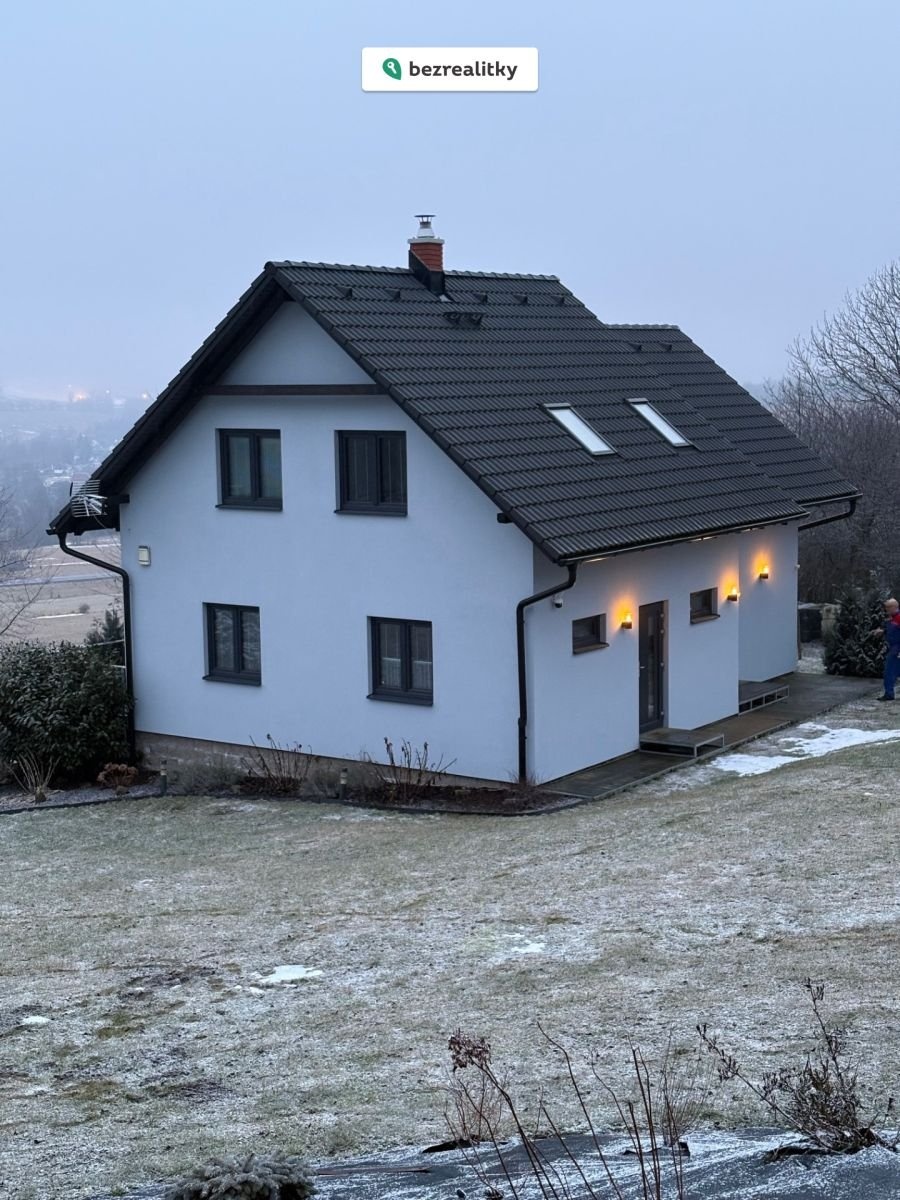 1770659985-epijpwjjym-img-9885