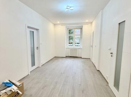 1771785844-rqftddlurl-img-1063