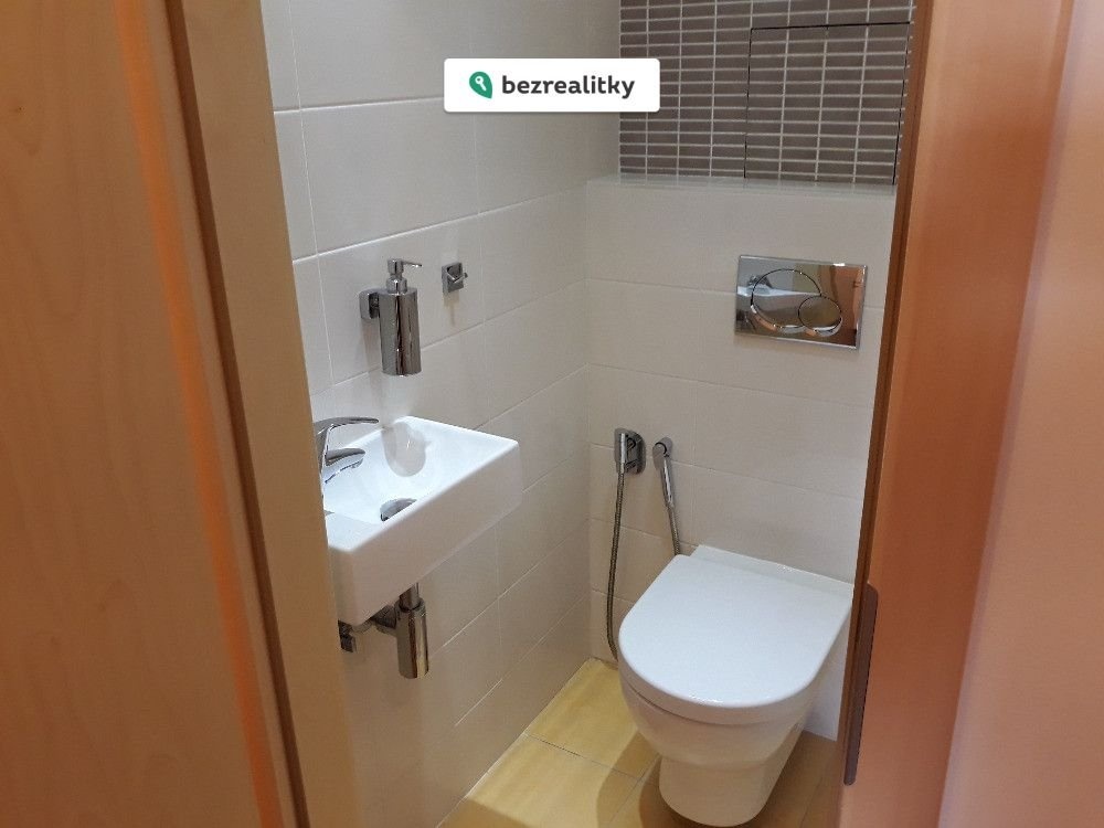 1730910476-rctnpsnayd-wc