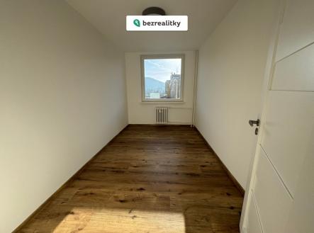 1772099136-eivjubbpsw-7