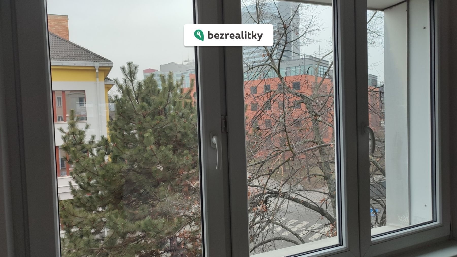 1772124935-wlkaovpskh-v-c3-bdhled-z-men-c5-a1-c3-adho-pokoje