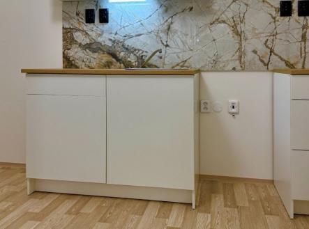 1763049194-ouibecjwev-img-0244