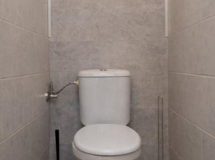 1771944098-ayrxuuexdf-03