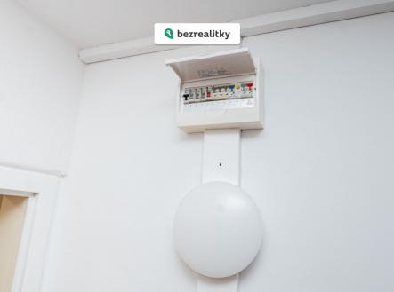 1771944101-qqbyawmktt-24