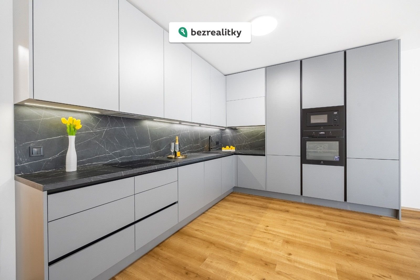 1772523619-upifimwzvk-whatsapp-image-2026-03-02-at-22-32-58