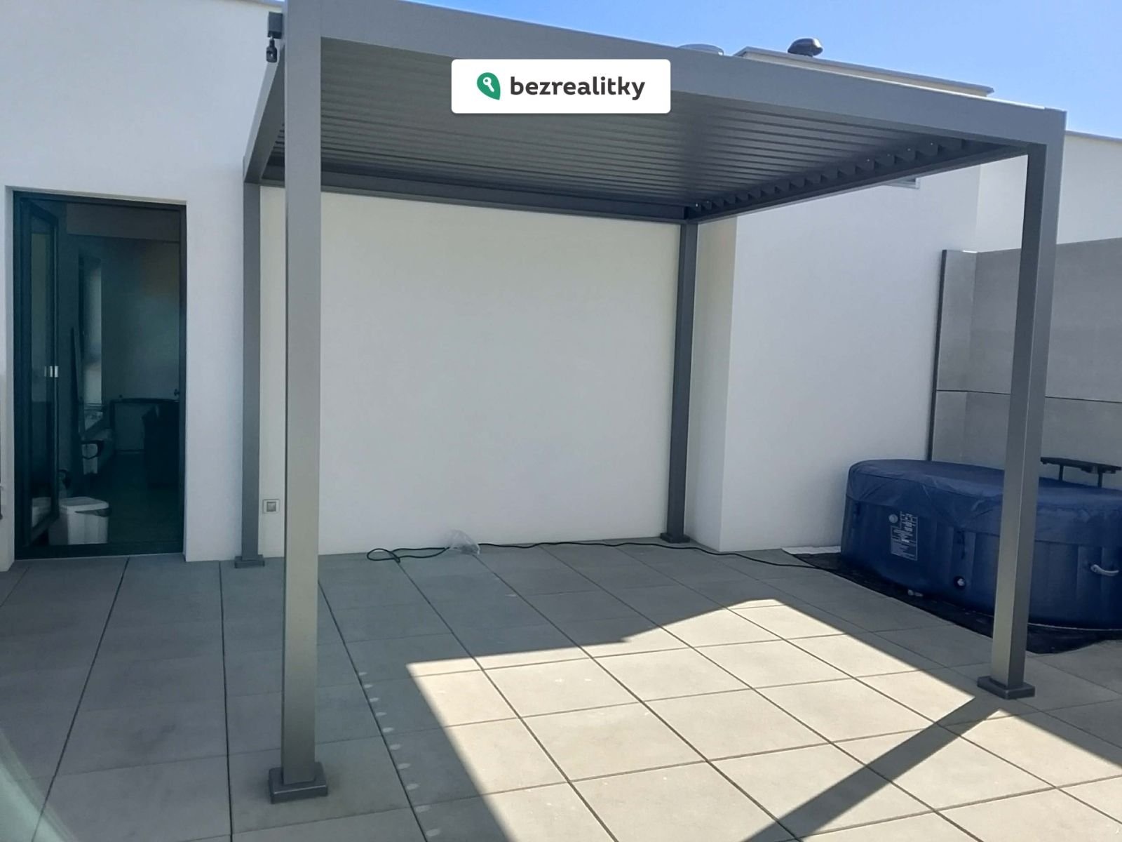 1771430217-ruxwfhpaaa-1bed01d4-e839-4d36-bac4-e0659f87bf67