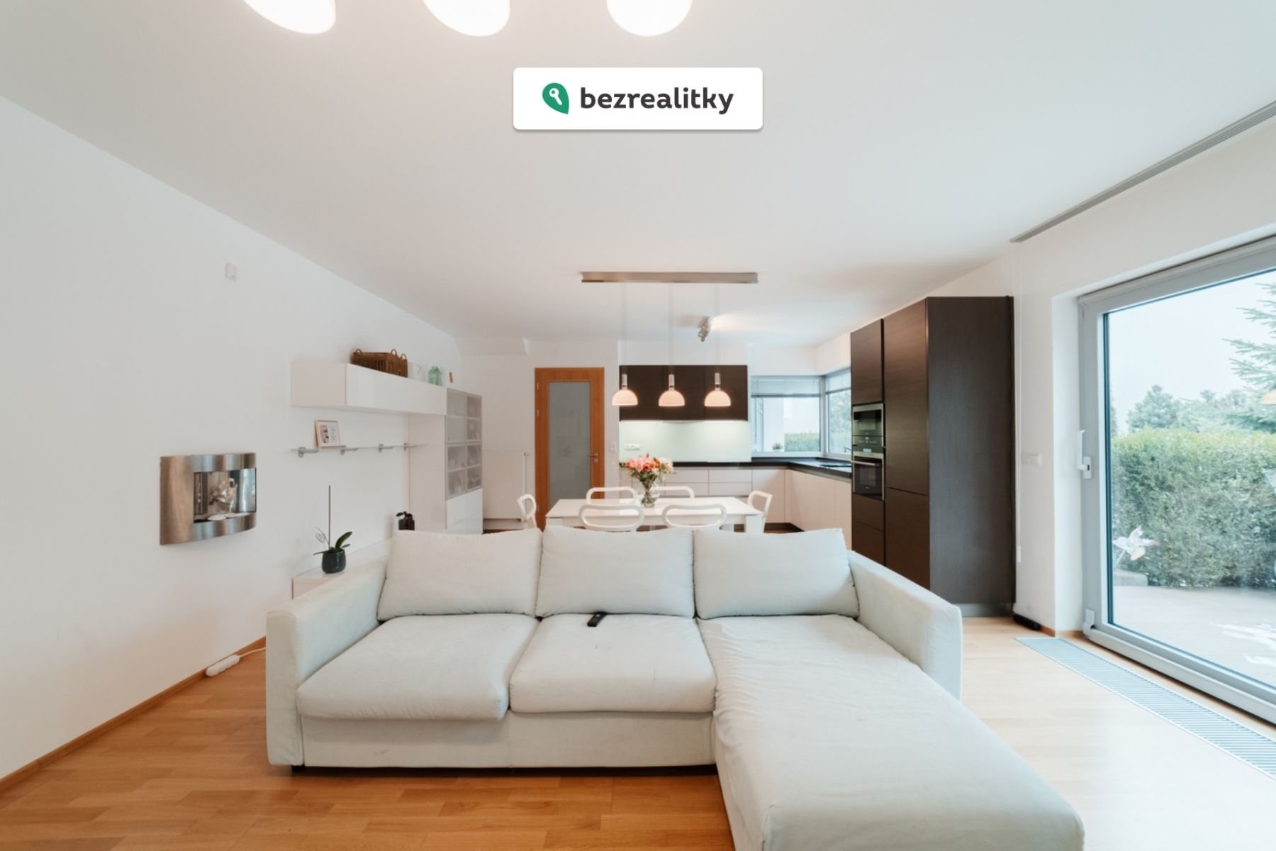 1768228464-uillukamck-1-283-of-39-29