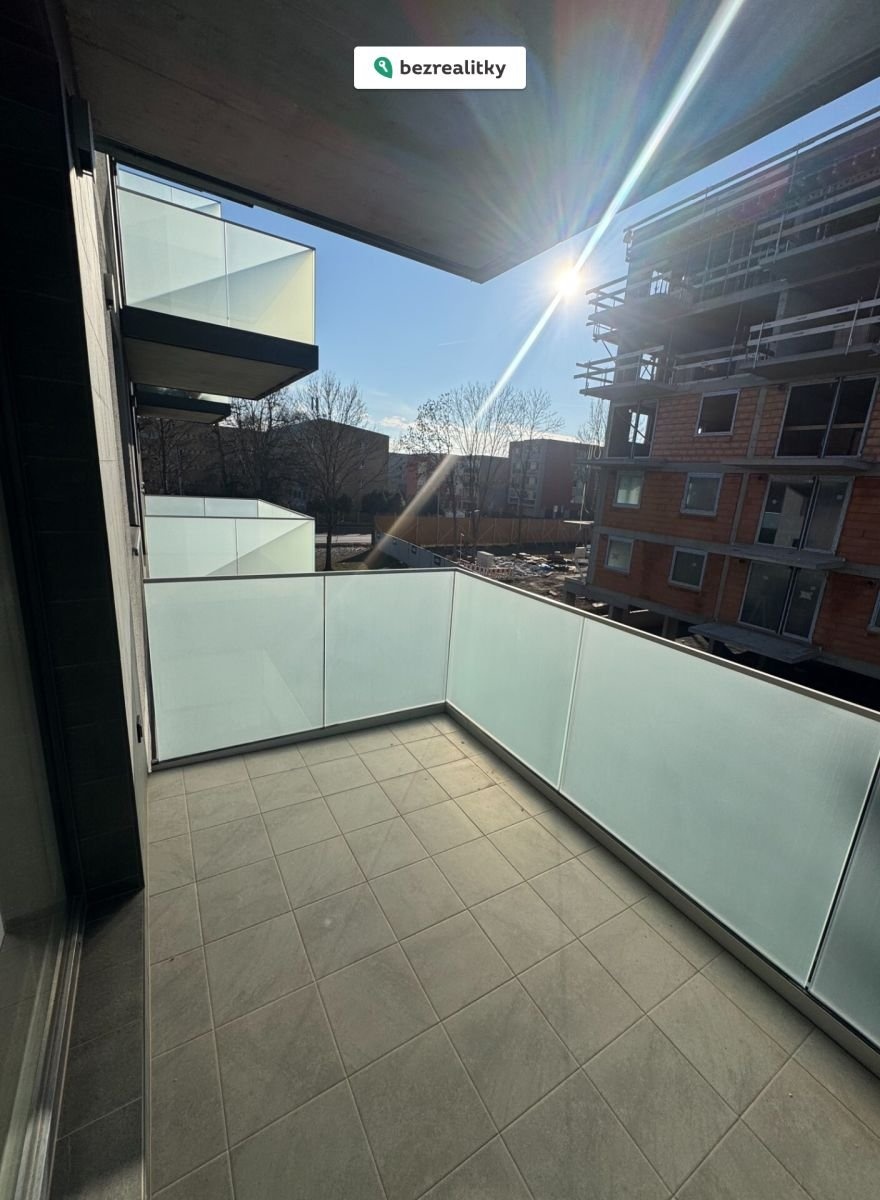 1773687452-vwzohmxwrf-img-1581