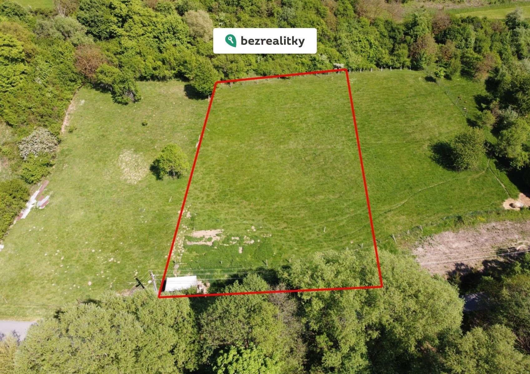 1774952665-mpzzmasjec-pohled-dron-s-cervenym-rameckem