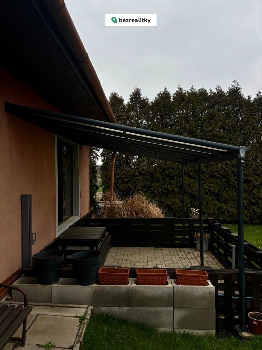 1775223223-cqtrmpbrni-dum-zadnistrana-terasa-bok