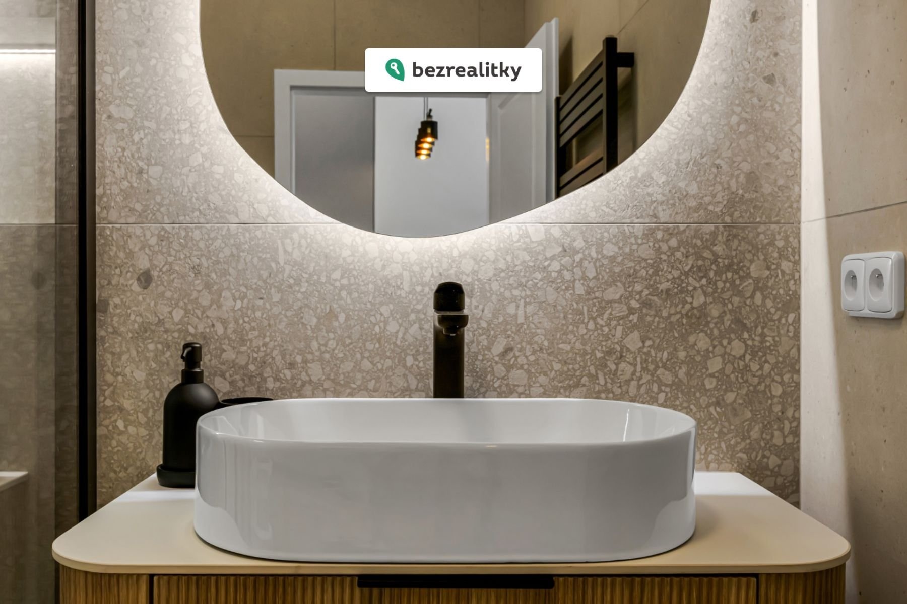 1776014303-nizfophouh-k53a9712