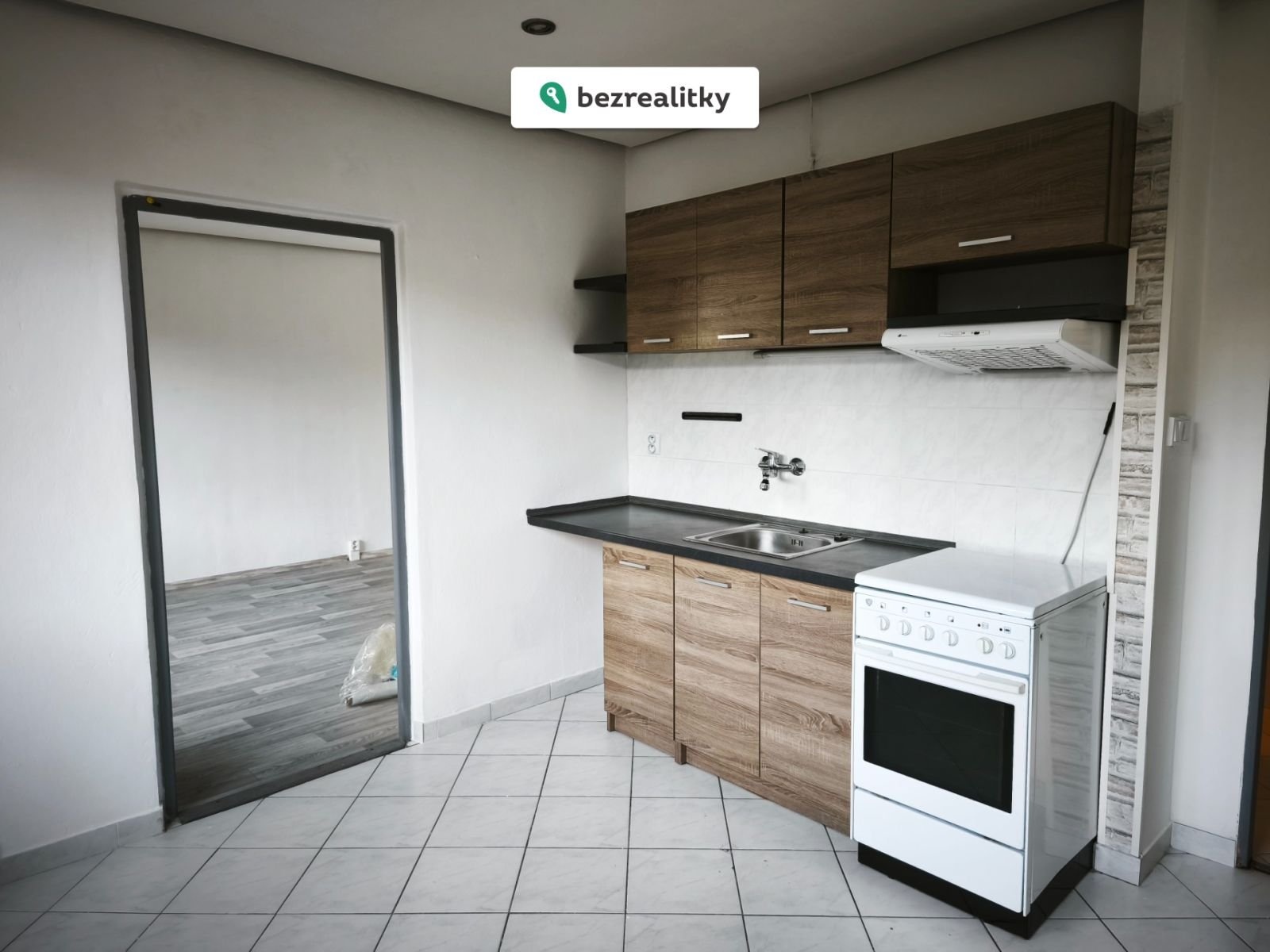 1776158145-mfxvdwfboc-mvimg-20260331-173031