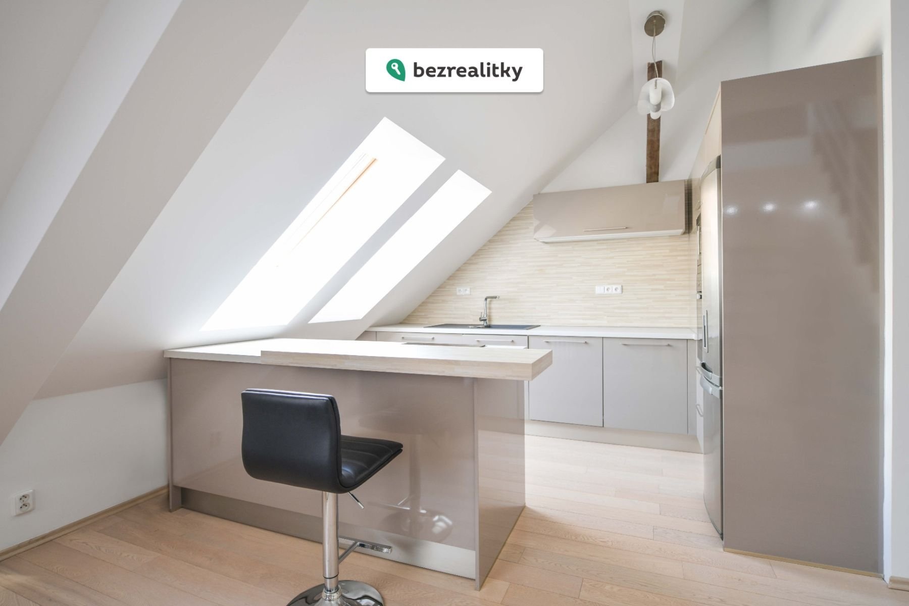 1776295440-ycctlpqqpz-2-m