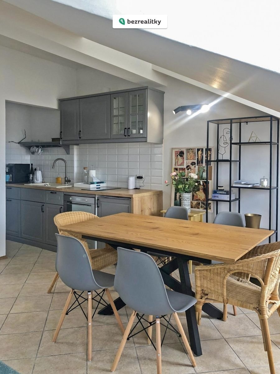 1776156776-kjahusmemh-01-2