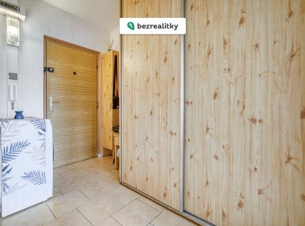 1776425803-jgxgoaymvv-josefa-c5-a0ev-c4-8d-c3-adka-15