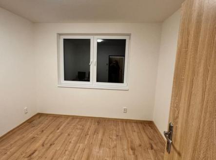 1776581168-putcbtufhi-1000025574