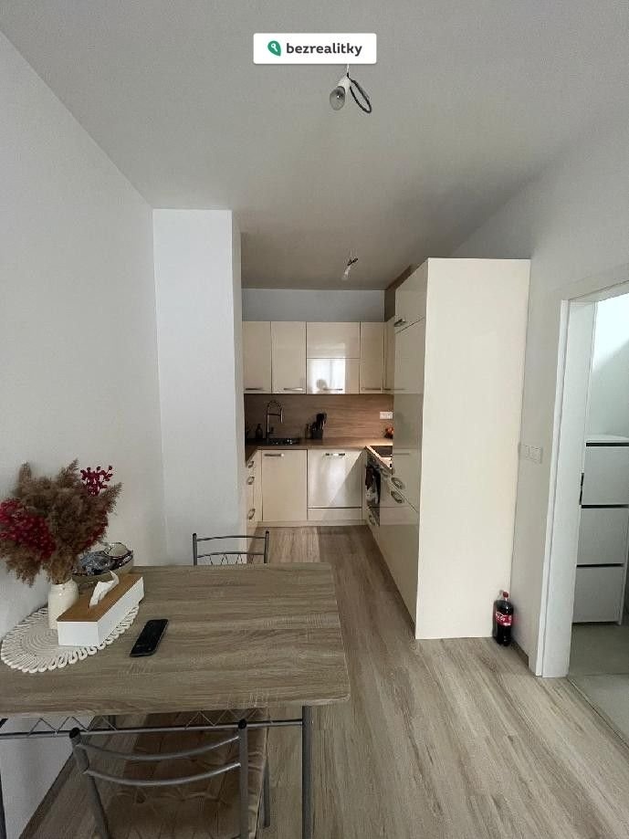 1776767354-bkeprsbjmt-byt-hustope-c4-8de-2