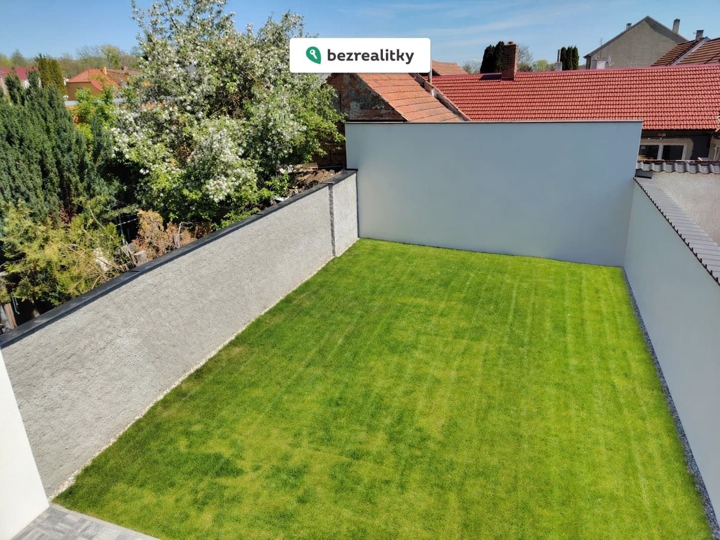 1777009359-ceczdfqjqd-horn-c3-ad-pohled-zahrada