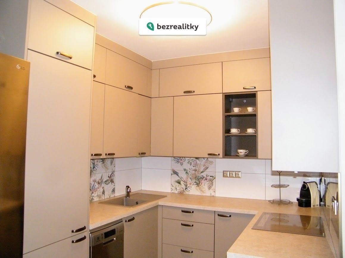 1777044277-tvwrbmftxc-kuchyna2