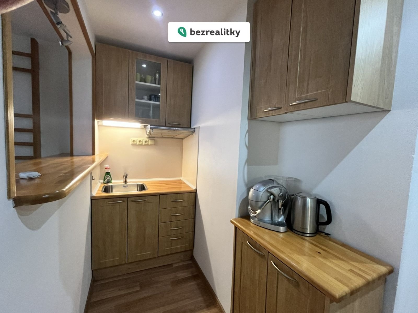 1776790762-tjszjhfwxe-kuchyn-c4-9b