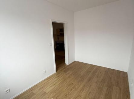 1777100582-xfbceaurel-img-2035