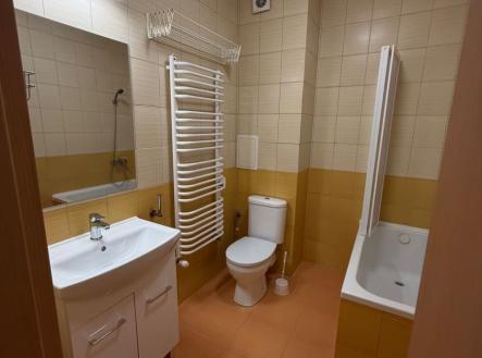 1777100580-dzmgtutihv-img-2051