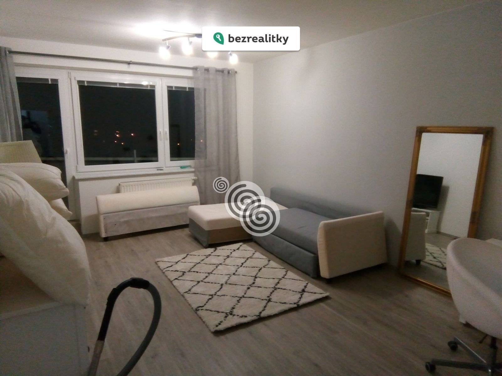 1776769259-fdaooxgkfp-img-bl1