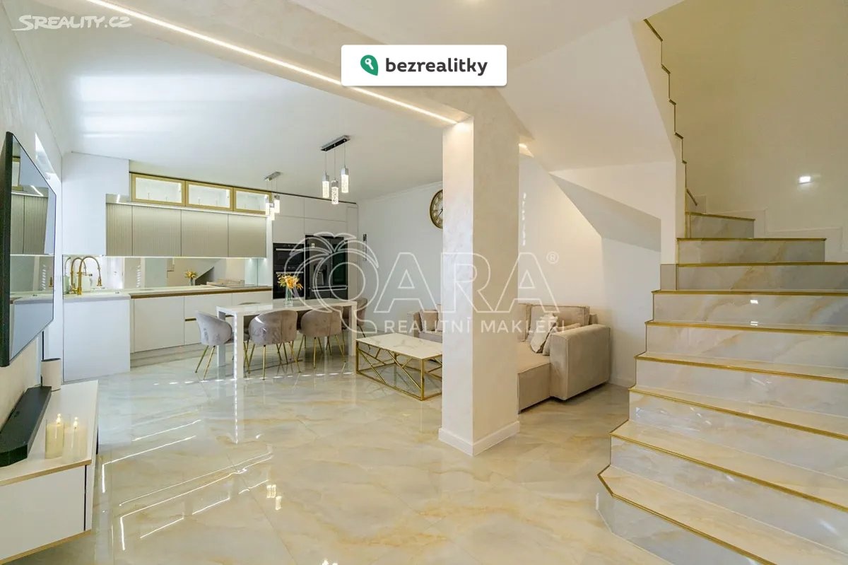 1777389863-hmwlcoceuk-img-2396