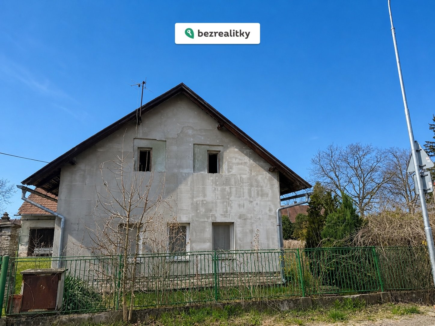 1777625206-dum-slunecny-den