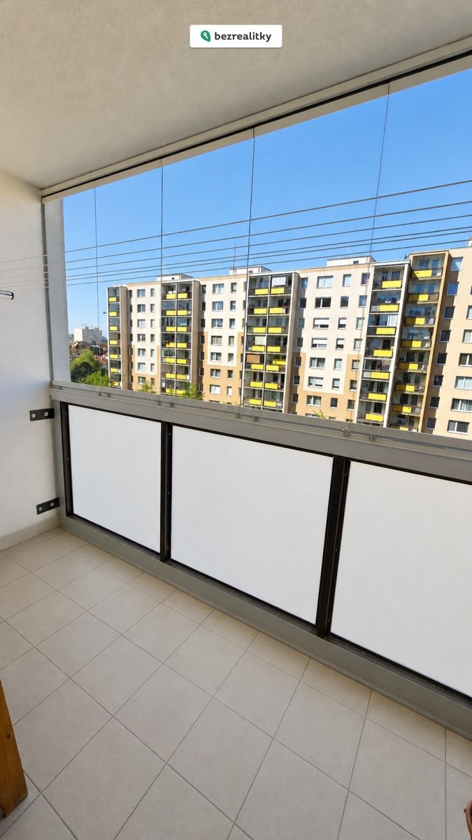 1777657035-orfqibbzem-balkon